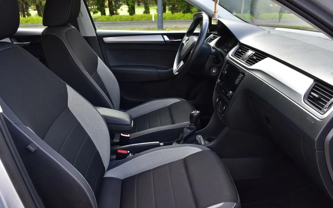 Skoda RAPID cena 42400 przebieg: 147899, rok produkcji 2017 z Rzeszów małe 781